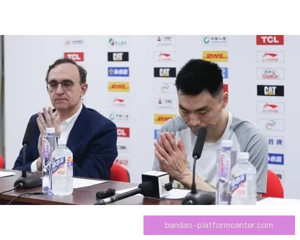 辽宁球员乘首班航班回沈阳 莱迪状态佳赵继伟李晓旭低调陪同